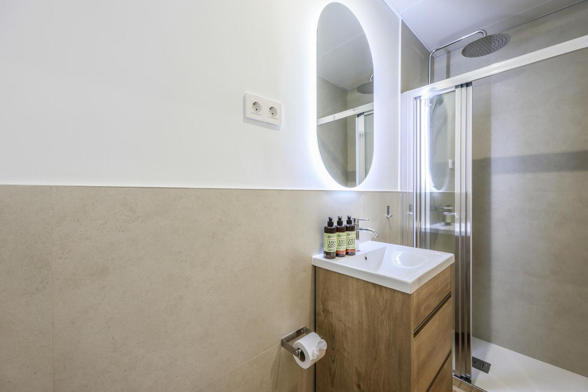 Encantador Apartamento Plaza Del Callao, Mid Term マドリード エクステリア 写真